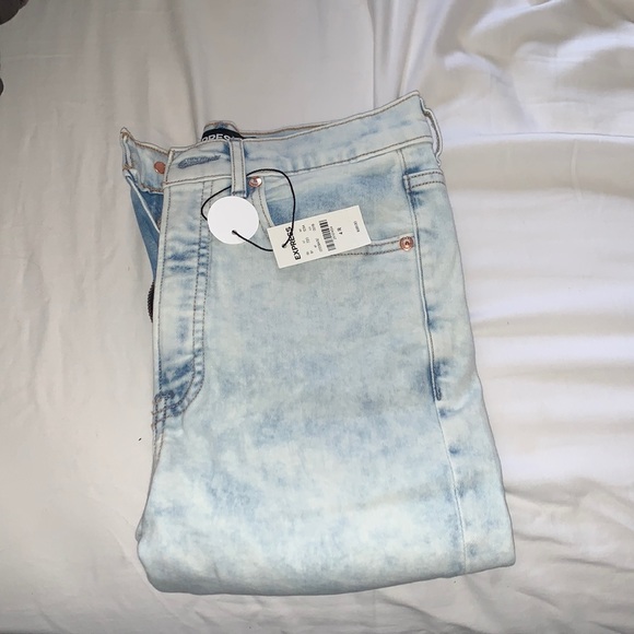 Express jeans . Beautiful and BRAND NEW. They do not fit .. - Picture 2 of 2